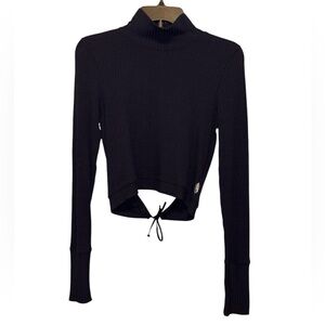 Free People movement Can’t handle this long sleeve crop